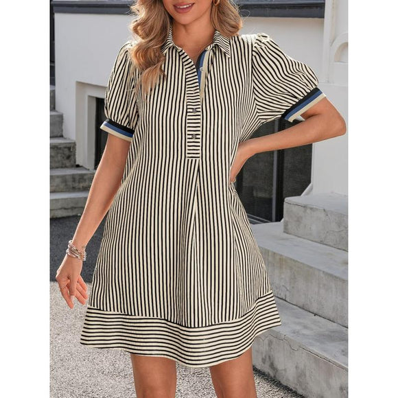 Gestreiftes Polo-Kleid Detail